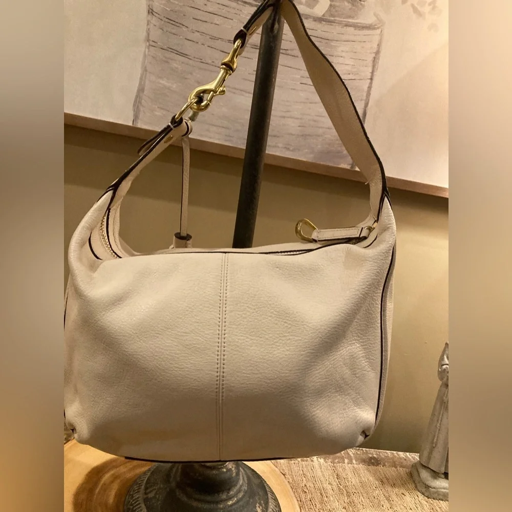Coach‎ Avery Hobo Shoulder  Leather Bag In Bone(ivory Off White) F23960 Mint